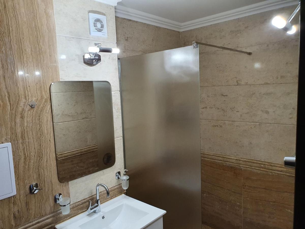 Апартамент За Гости ,,1В-15" Амара Бутик"" Ravda Buitenkant foto